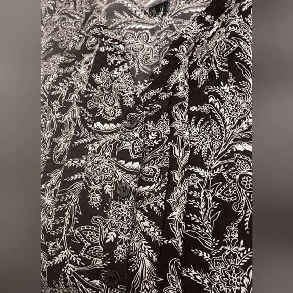 Catherines Women's Button Front Top Knotched Neck Short Seeves Sz 2X 22WP/24WP - Picture 8 of 8